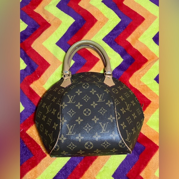 Louis Vuitton Handbags - Louis Vuitton Ellipse handbag